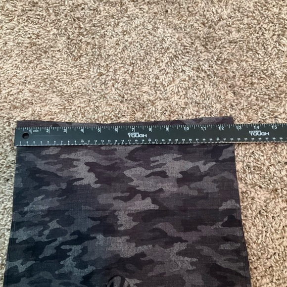 Spanx Women’s Leggings Heathered Black Gray Camo Look At Me Now Sz Medium - Picture 4 of 7